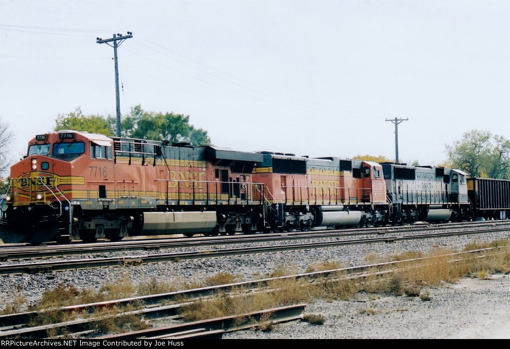 BNSF 7716 North